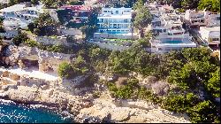 Villa for rent on the first line of the sea in Cala Viñas.