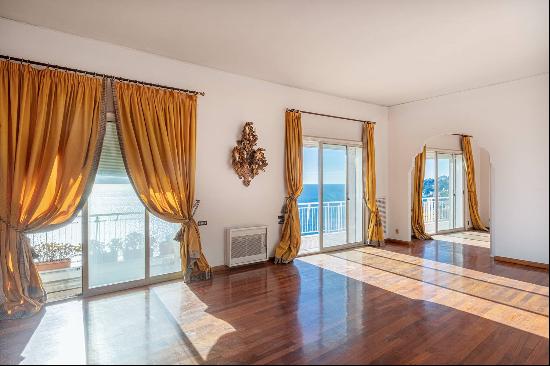 Elegant panoramic apartment in Via Orazio