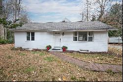 Adorable Ranch near Downtown Westport