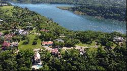 Spacious residential lot in the exclusive Parana Country Club