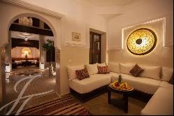 Elegant 9 suite Boutique-Riad in the Medina