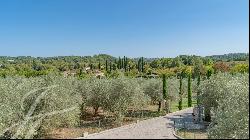 Elegant Villa with Pool in Châteauneuf-Grasse, France