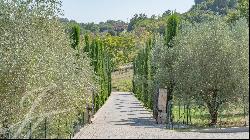 Elegant Villa with Pool in Châteauneuf-Grasse, France