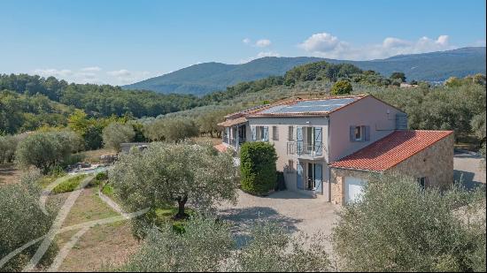 Stunning 6-Bedroom Villa in Châteauneuf-Grasse, France