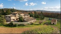 Country Estate with ten units and heated pool, Siena – Tuscany