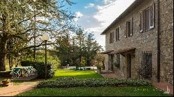 Country Estate with ten units and heated pool, Siena – Tuscany