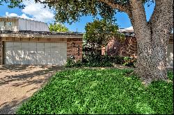 Single Story 2/2 Townhouse in Preston Square community