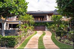 Prestigious Makena Estate with Custom Craftsmanship and Ocean Views