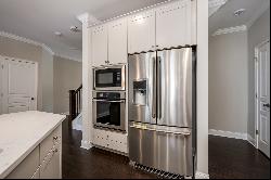 Special Townhome in Coveted Gated Community Near Emory