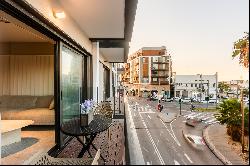 Beautifully Designed and Fully Furnished Apartment with Balconies