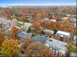 Lovely, cozy condo in the sought after Moorlands neighborhood