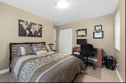 Lovely, cozy condo in the sought after Moorlands neighborhood