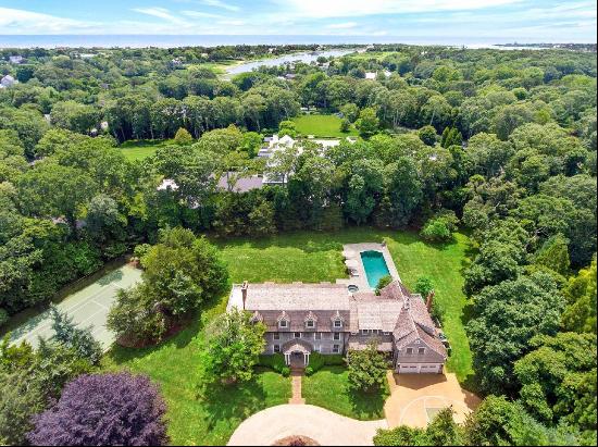 EAST HAMPTON ESTATE NEAR OCEAN WITH TENNIS