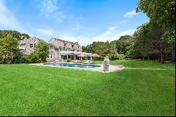 EAST HAMPTON ESTATE NEAR OCEAN WITH TENNIS