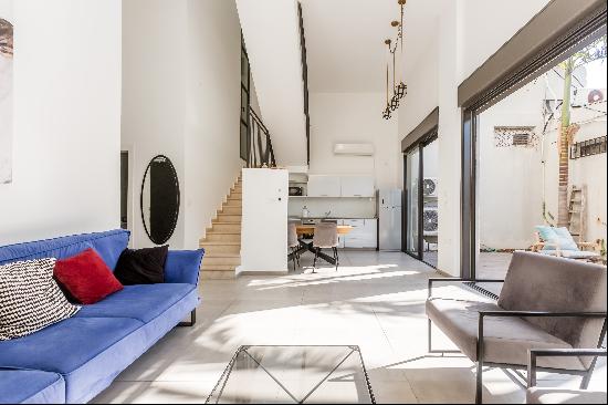 Duplex-Garden Apartment in a Modern Building in Jaffa