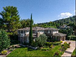 Stunning Los Gatos Property in Prestigious Heritage Grove Neighborhood