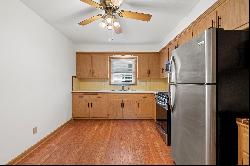 Move-in Ready Two Bedroom Lower Unit in Great Wauwatosa Location