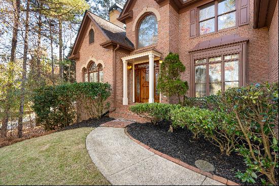 Charming Home with Perfect Blend of Privacy and Convenience