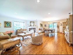 50 Wimbledon Drive, Roslyn, NY 11576