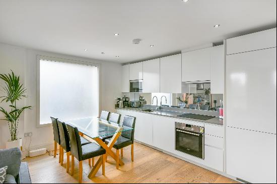 A modern two bedroom apartment in a luxury development in the heart of Clapham, SW4.