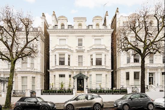 A two bedroom apartment with private terrace for sale in Holland Park, W11.