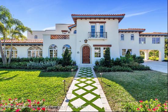 One of the largest estate properties in West Palm Beach.  Located in Prospect Park, this s