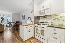 Bright Full-Floor Cow Hollow Condo