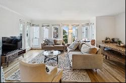 Bright Full-Floor Cow Hollow Condo