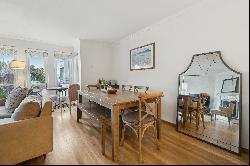 Bright Full-Floor Cow Hollow Condo