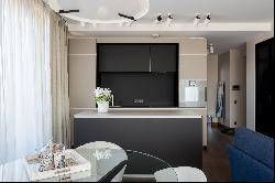 Perfect, modern design 3-room penthouse apartment in Centrus project