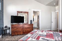 Updated Herriman Condo Near Shopping, Restaurants, and Schools