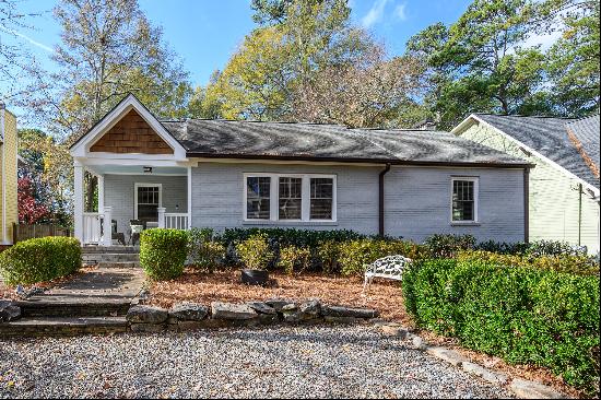 Charming Cottage Retreat In Decatur!