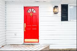 Charming Bungalow in NOTL