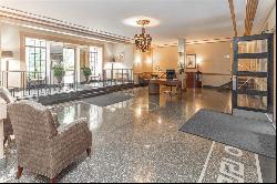 35 Parkview Avenue #5C