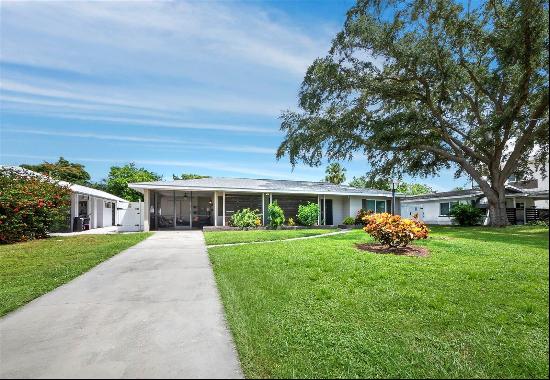 2907 Marshall Dr, Sarasota, FL 34239