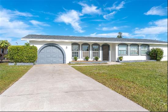 20 Annapolis Ln, Rotonda West, FL 33947