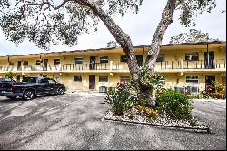 2260 Stickney Point Rd #304, Sarasota, FL 34231