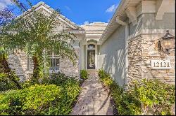 12121 Thornhill Ct, Lakewood Ranch, FL 34202