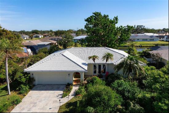 1745 S Gondola Ct, Venice, FL 34293