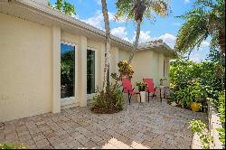 1745 S Gondola Ct, Venice, FL 34293