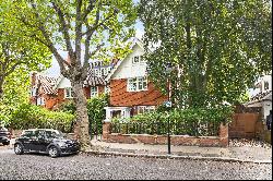 A Contemporary Primrose Hill Home with Expansive Gardens