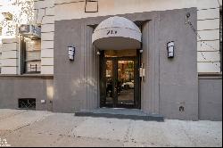 215 West 105Th Street 2D In Upper West Side, New York