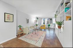 135 Ocean Parkway 2P In Kensington, New York