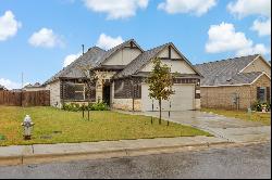 Sought after 4/3 in Gruene!