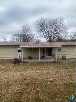 1509 S Bruce Rd Road, Sioux Falls SD 57105