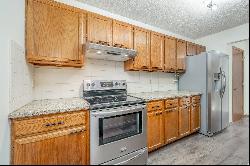 1620 S Longford Ln Unit 204, Wichita KS 67207