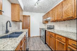 1620 S Longford Ln Unit 204, Wichita KS 67207