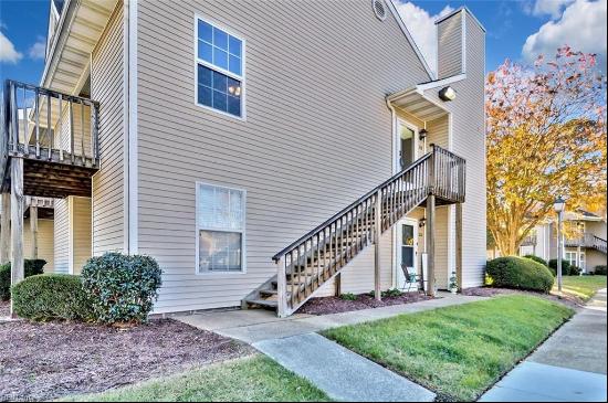 3 Lakeside Crescent Unit B, Hampton VA 23669