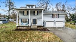 828 Lillian Dr, Hermitage PA 16148