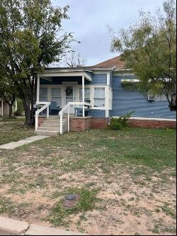 425 S Bishop St, San Angelo TX 76901